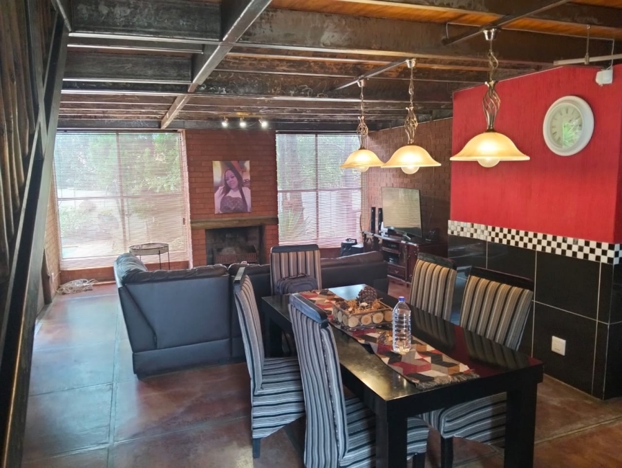 4 Bedroom Property for Sale in Pellissier Free State